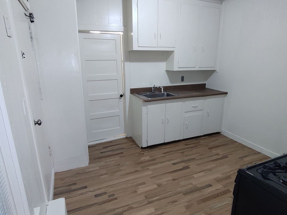 1st image of 220 Washington St APT 5