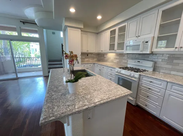 2197 Historic Decatur Rd Unit 54, San Diego, CA 92106