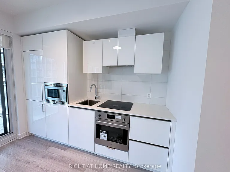 230 Simcoe St #1436 — Photo 14