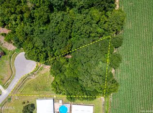 909 Oakcrest Dr, New Iberia, LA 70563