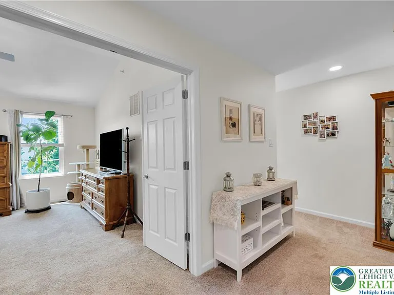 991 King Way — Photo 29