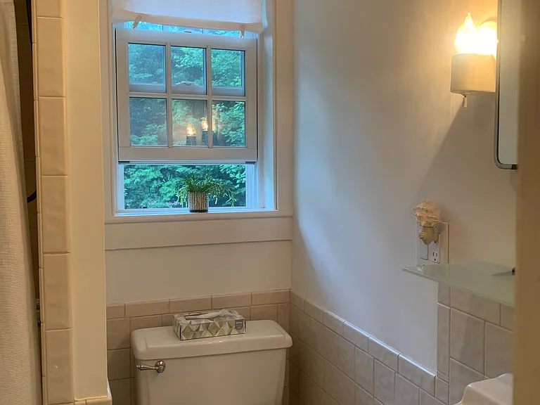 240 Noroton Ave — Photo 12
