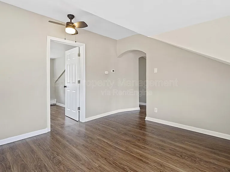 1029 E Granet Ave — Photo 5