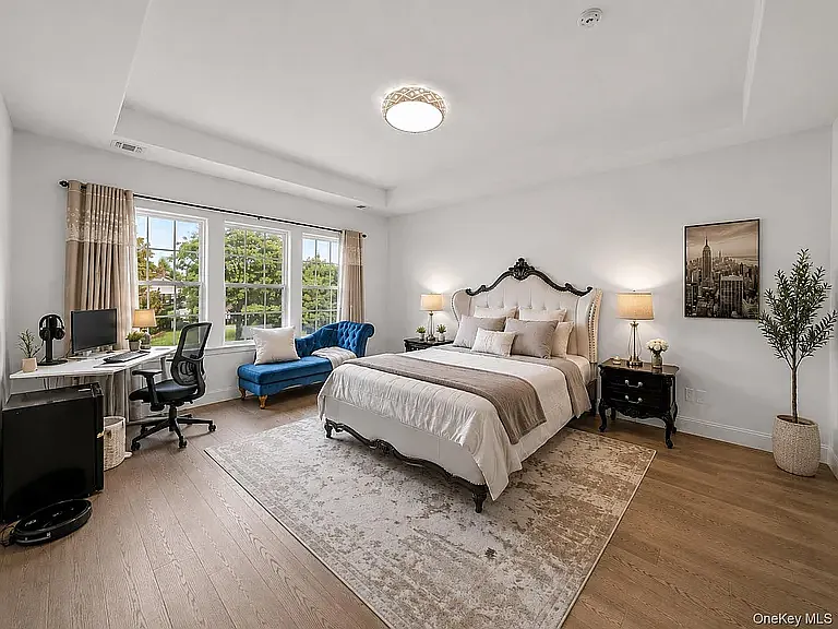 2 bed, 720 sqft, $2,800 — Photo 2