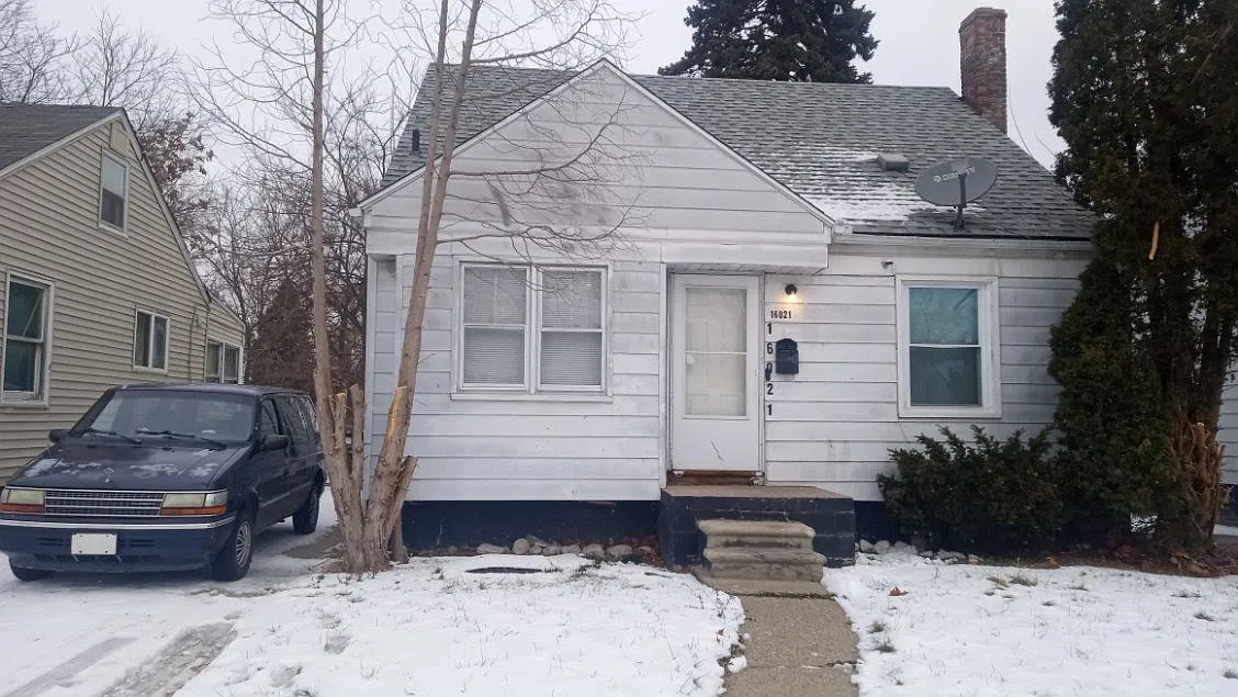 3 bed, 920 sqft, $1,350 — Photo 2