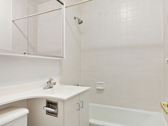 3rd image of 231 E 13th St #3K