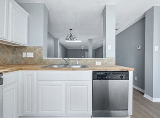 805 N Main St Unit 104, Salado, TX 76571