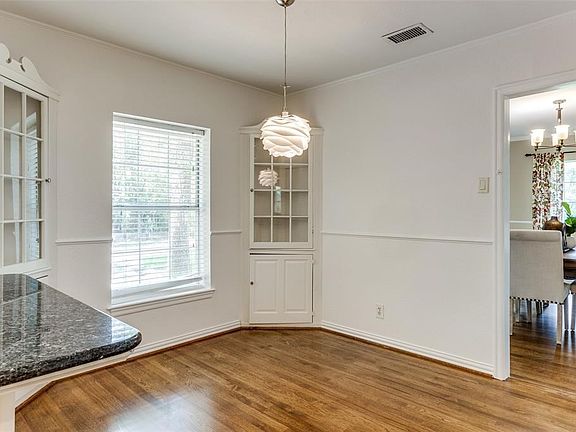 5th image of 1537 N Buckner Blvd