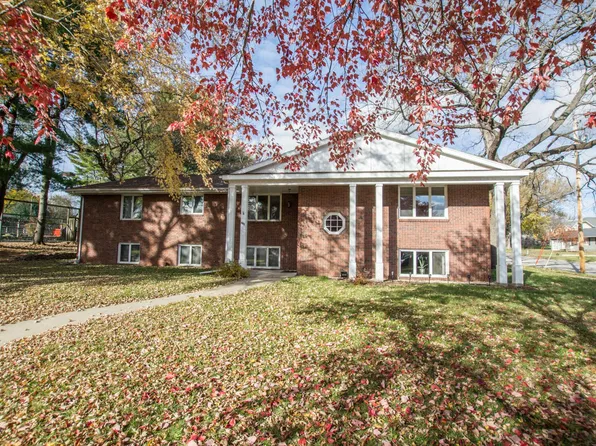 602 Mound St, Decorah, IA 52101