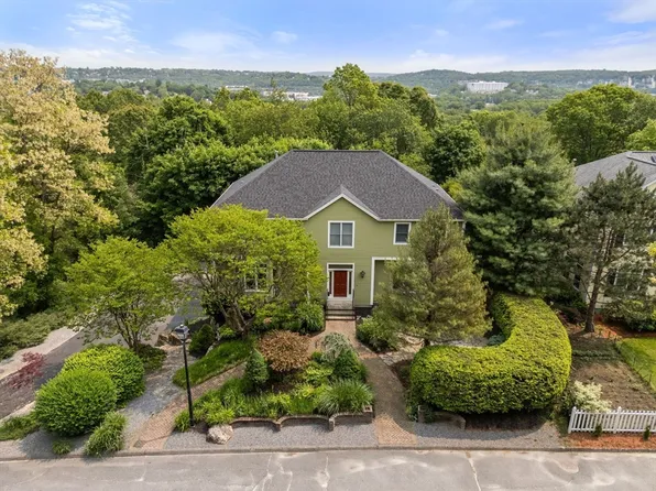 15 Montclair Dr, Worcester, MA 01609