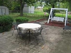 2nd image of 2915 Shakespeare Dr