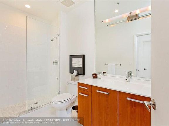 2nd image of 313 NE 2nd St APT 503