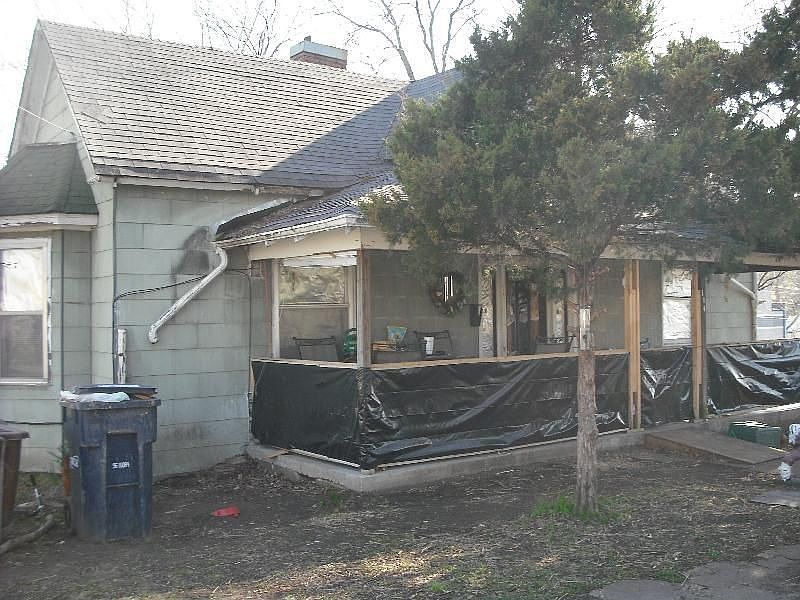 1st image of 114 W Broadway St