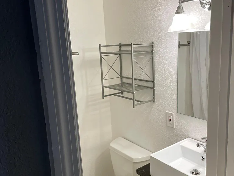 3520 W Rogers Ave — Photo 9