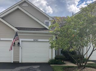 1841 Lucylle Ct, St Charles, IL