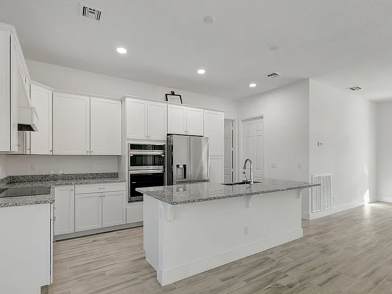 1791 SW Effland Ave — Photo 10