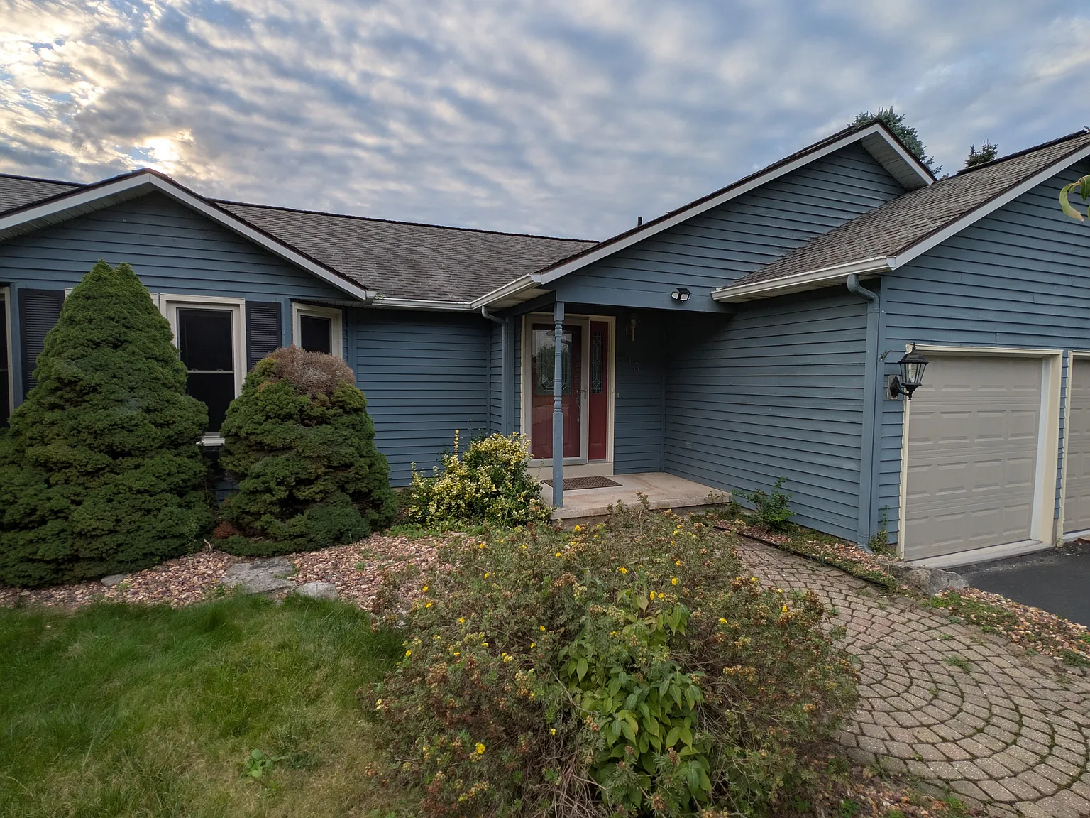 3 bed, 1708 sqft, $3,100 — Photo 1