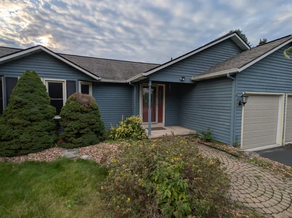 510 Emann Dr, Camillus, NY 13031