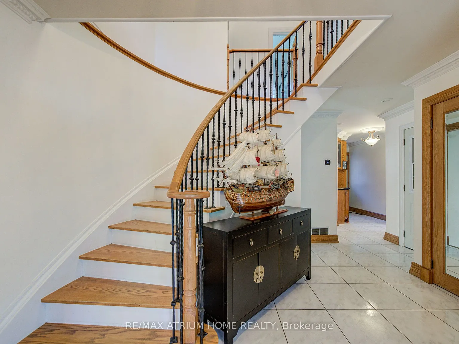 3 bed, $4,200 — Photo 3