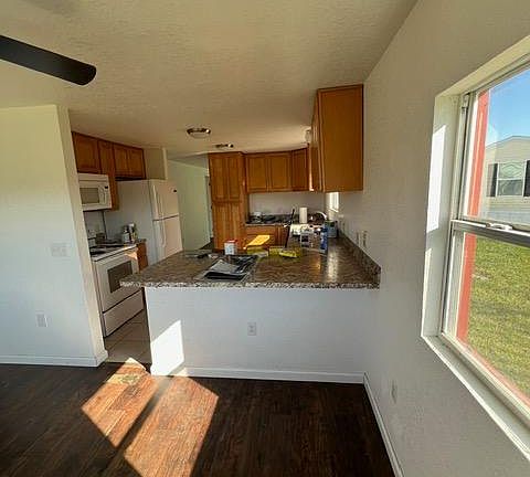4th image of 1223 Skyview Blvd
