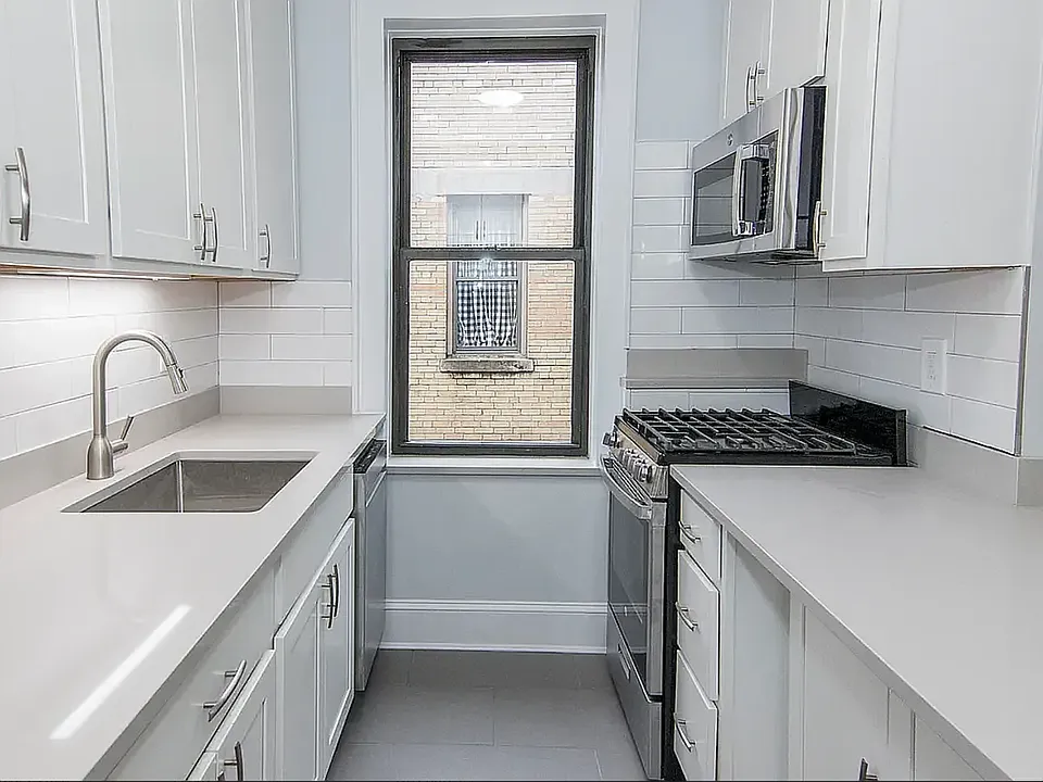 21-62 Crescent St #A2