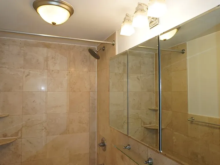 273 W 10th St #CF1 — Photo 8