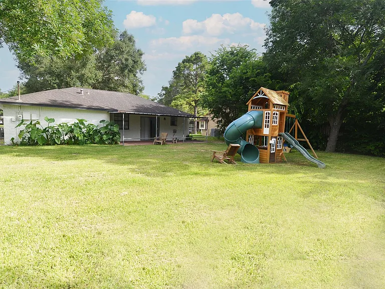 536 Castlelake Dr — Photo 21