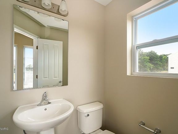 3rd image of 14658 White Pine Ct