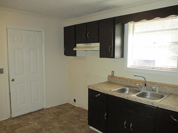 3rd image of 104 Lincoln Pkwy
