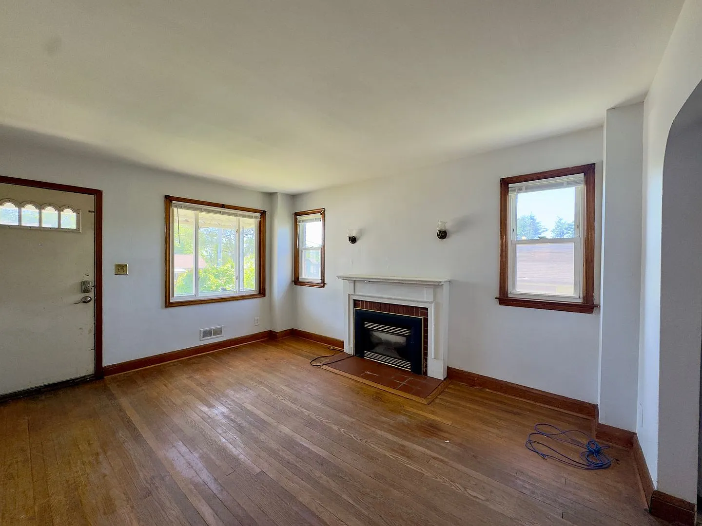 Charming 3 Bedroom/2 Bathroom Home in Parkville, MD! — Photo 2