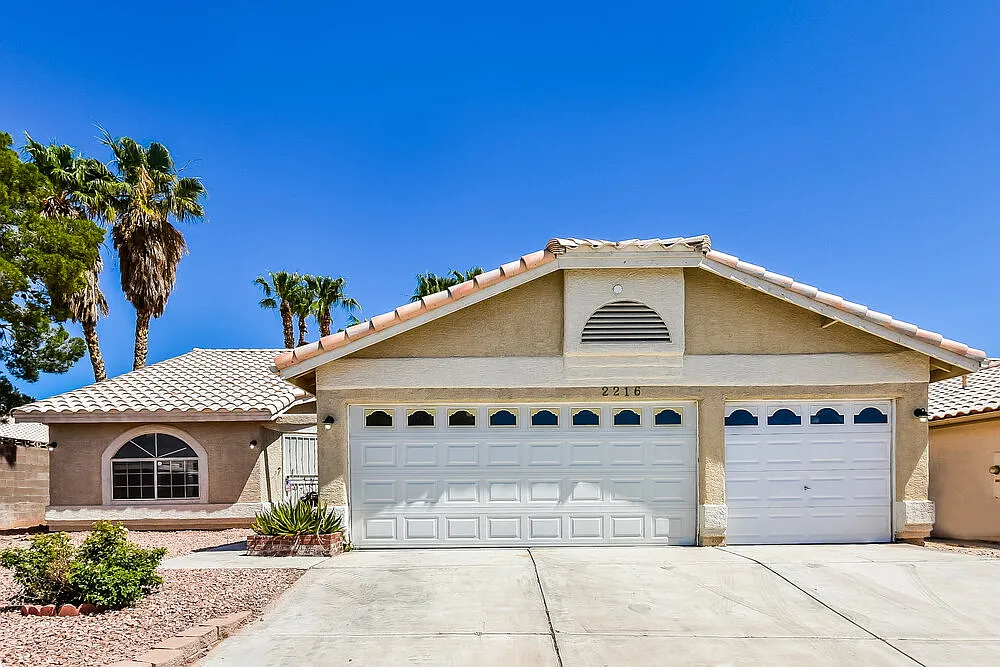 3 bed, 2.0 bath, 1785 sqft, $2,260 — Photo 1