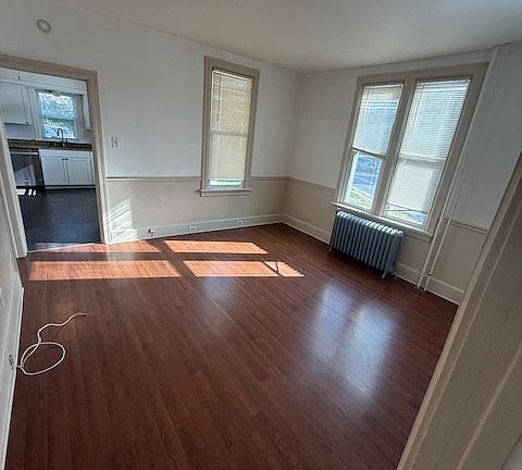 5th image of 2400 Canby St #A