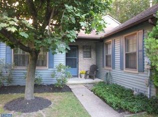 8 Crestwick Ct, Medford, NJ 08055