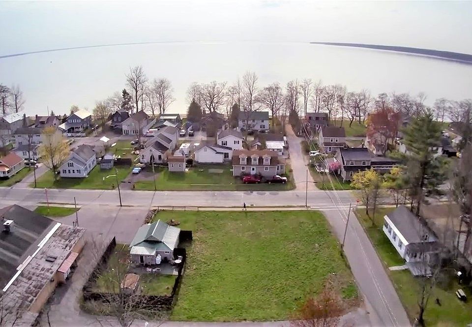 1st image of 800 Main St
