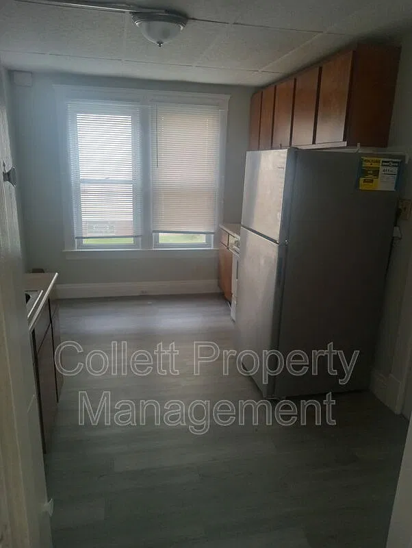 3 bed, 1.0 bath, 1078 sqft, $1,200 — Photo 4