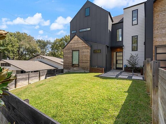 3rd image of 1511 Oak Heights Dr #1