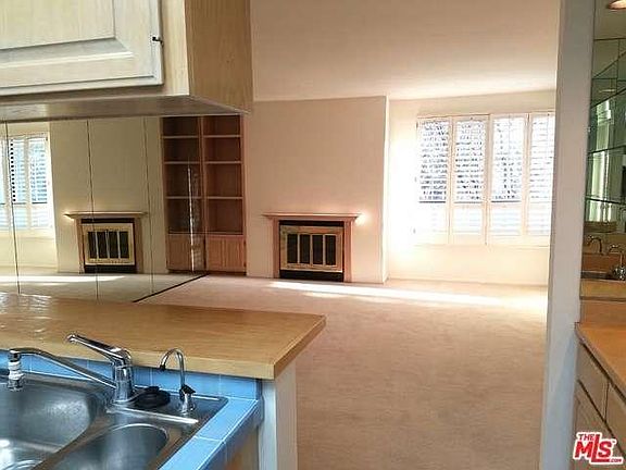 4th image of 12115 San Vicente Blvd Unit 201