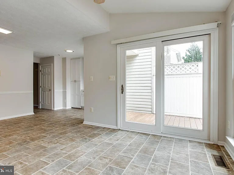 8125 Gray Stone Ln — Photo 18