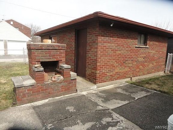 3rd image of 2778 Monroe Ave