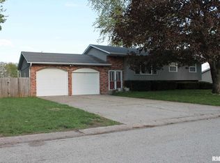 202 Thornwood Ave, Colona, IL 61241