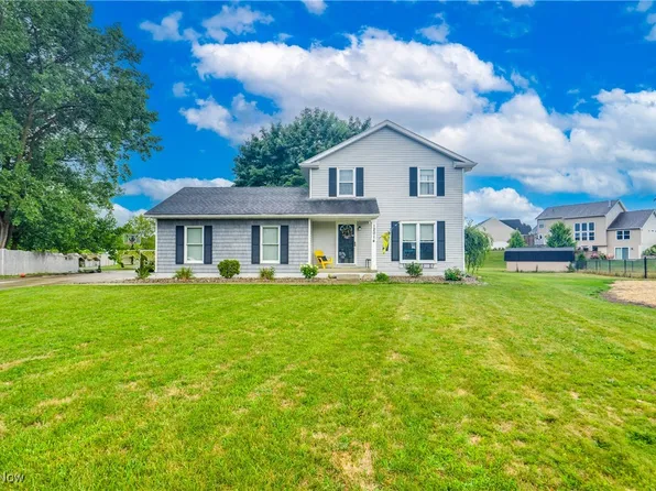 12014 Lagoona Cir NW, Uniontown, OH 44685