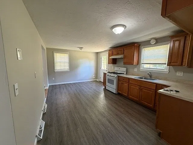 3 bed, 1.5 bath, 1450 sqft, $2,875 — Photo 4