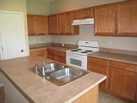 5th image of 12 Rachel Ct