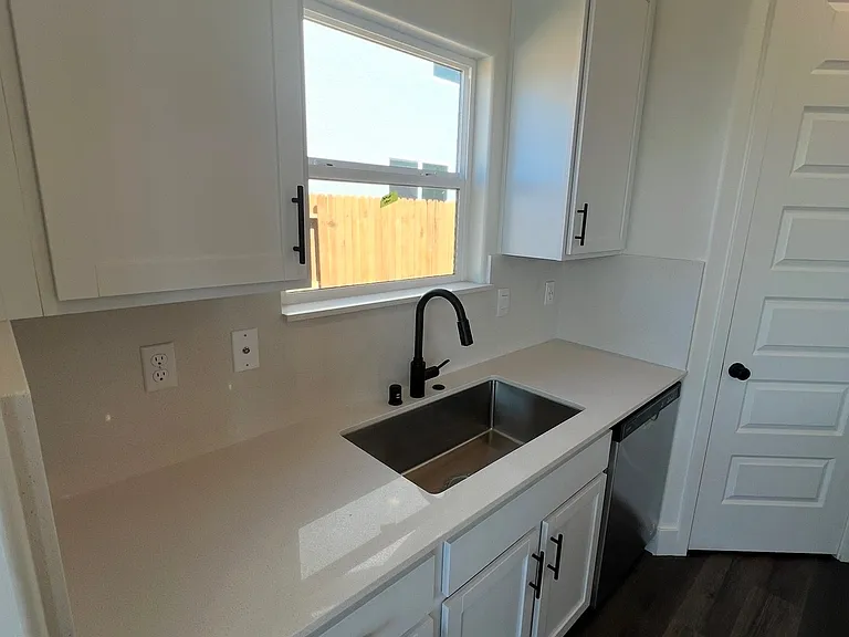 8215 Lush Pl — Photo 15