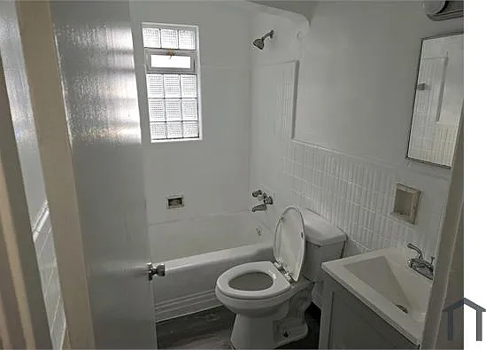 4 bed, 2000 sqft, $1,600 — Photo 2