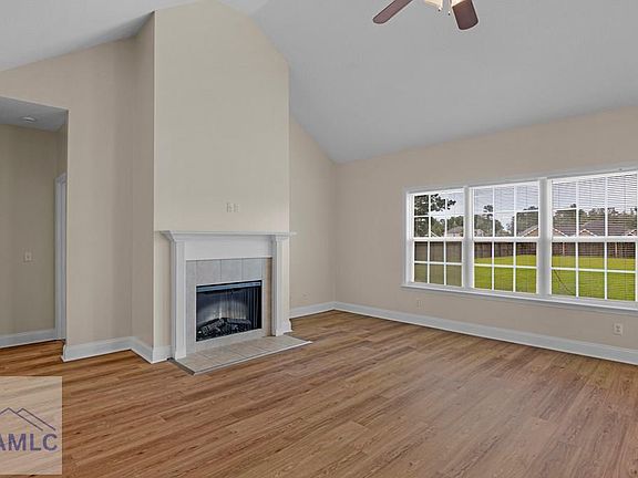 4th image of 432 Cypress Creek Dr NE