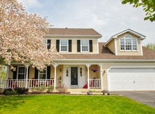 1714 Cambridge Dr, St Charles, IL