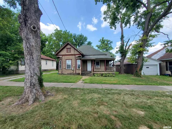 302 W Pecan St, Carbondale, IL 62901