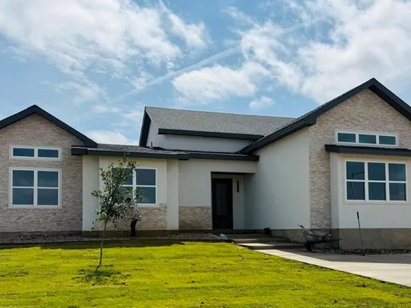 709 Encinal Dr, Eagle Pass, TX 78852