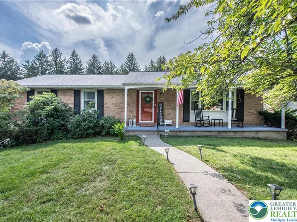 1472 Willowbrook Dr, Bethlehem, PA 18015